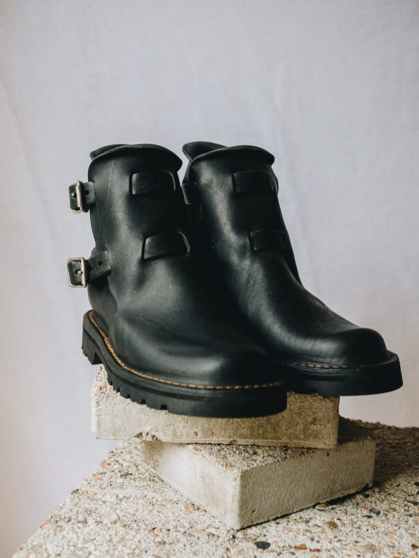 black rof boots